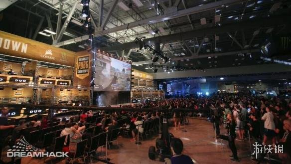 其在足球场 其在足球场