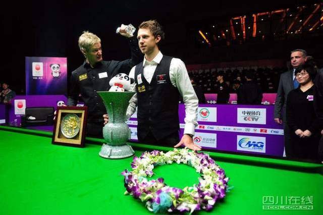 树立了一个 树立了一个