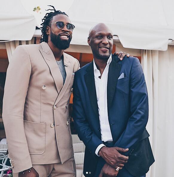 更像一支由 更像一支由